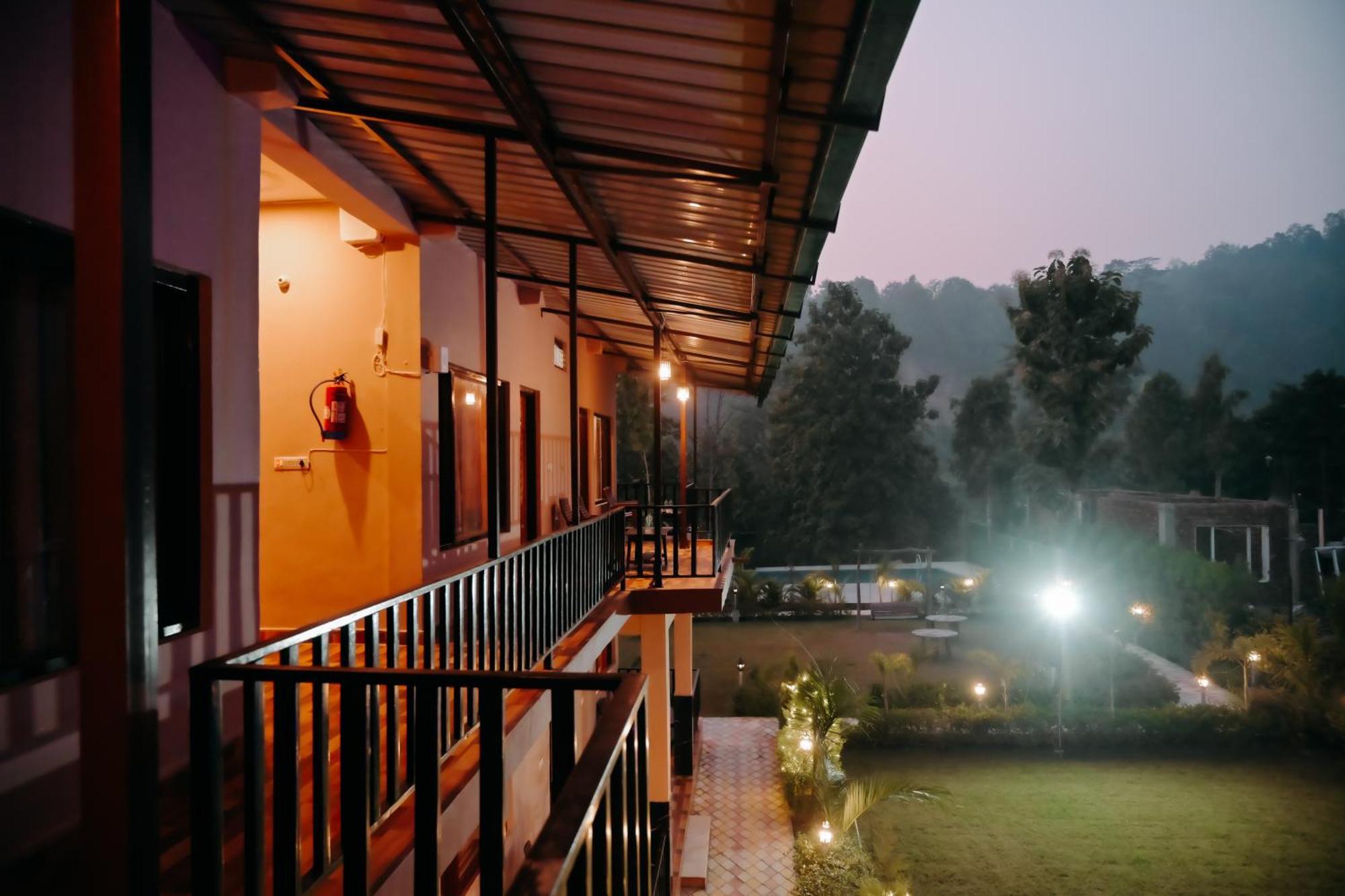 Corbett Nature Walk Resort Rāmnagar Exterior foto